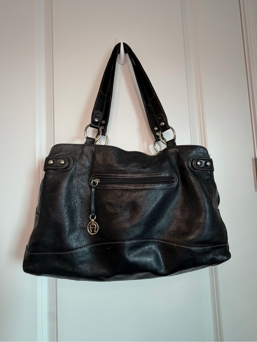 Etienne Aigner Black Leather Shoulder Bag Classic timeless